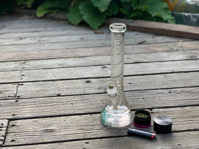 A bong showing how high to fill your bong with water